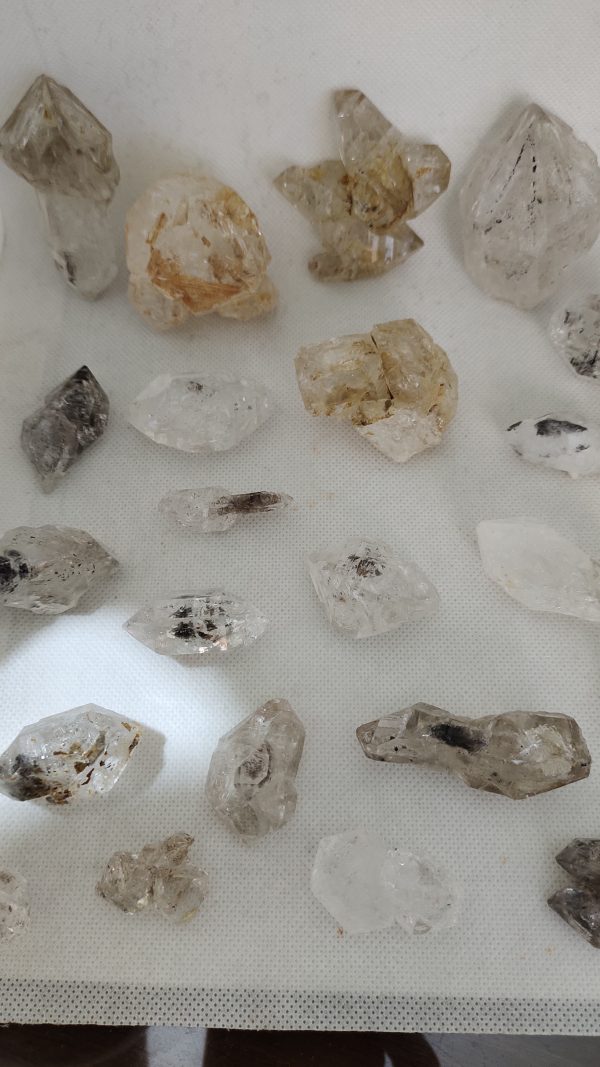 Very Unique shapes sizes and quantities for collectors, like Herkimer diamond quartz - Image 2