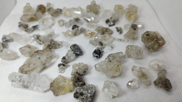 assorted sizes, shapes and quantities including petroleum quartz