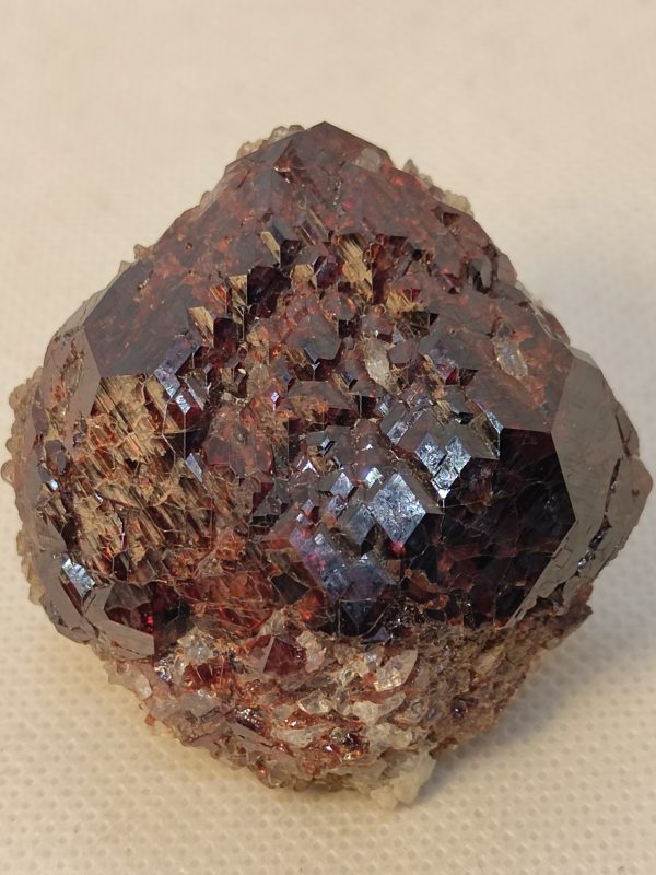 specimen mineral stone Garnet - Image 4