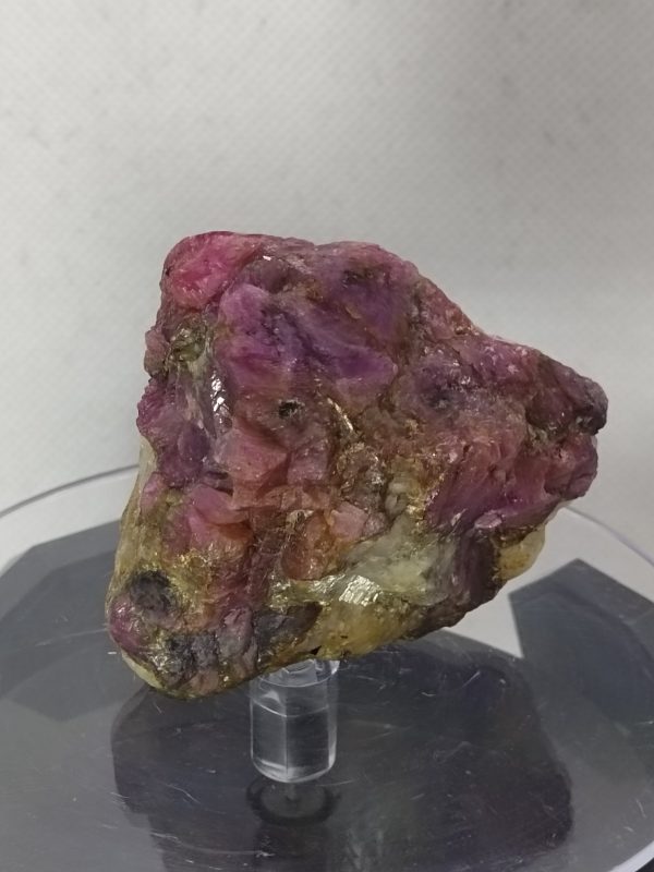 specimen mineral stone Ruby - Image 4